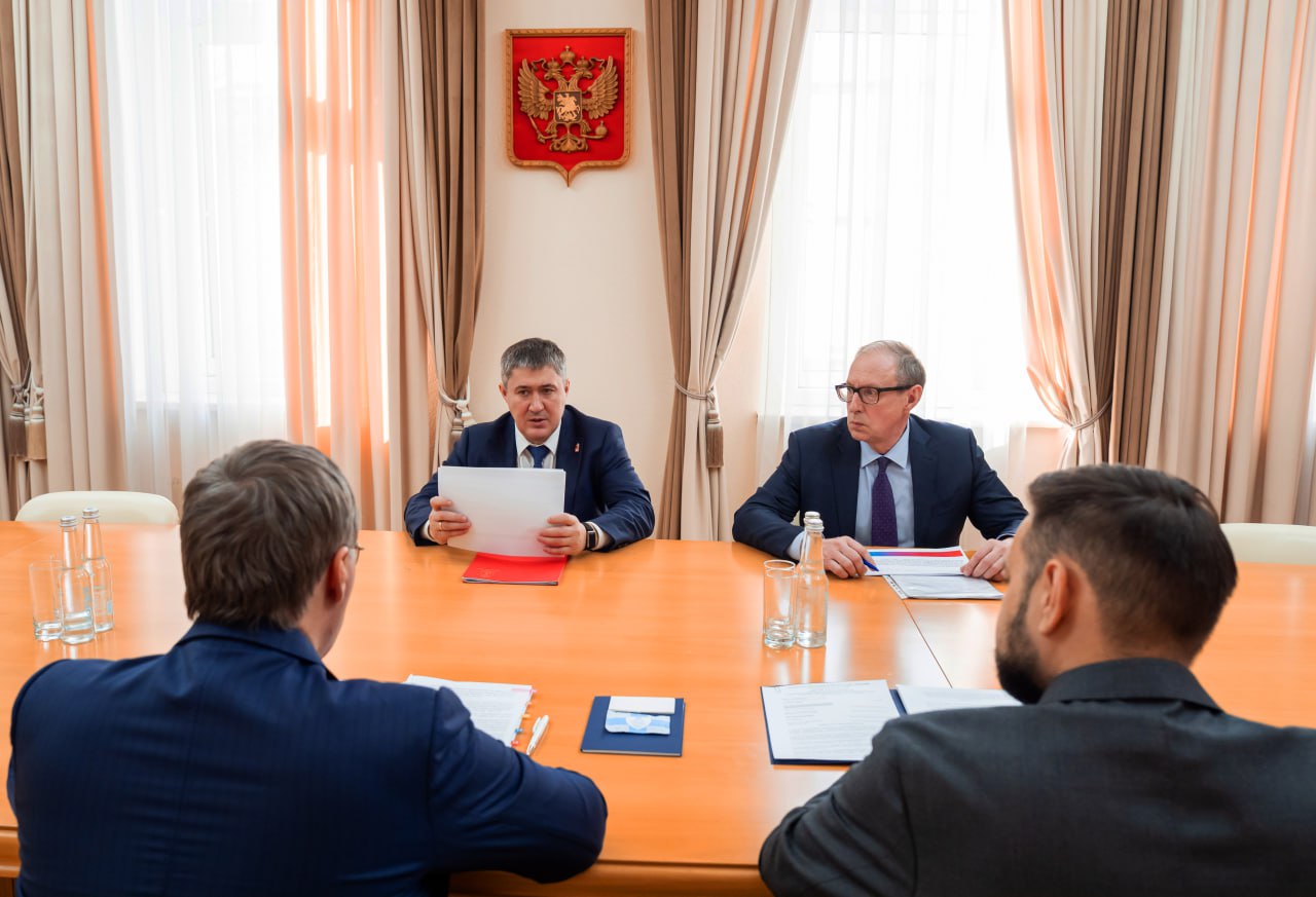 Дмитрий Махонин: Провели рабочую встречу с министром науки и высшего образования России Валерием Фальковым Дмитрий Махонин: Провели рабочую встречу с министром науки и высшего образования России Валерием Фальковым