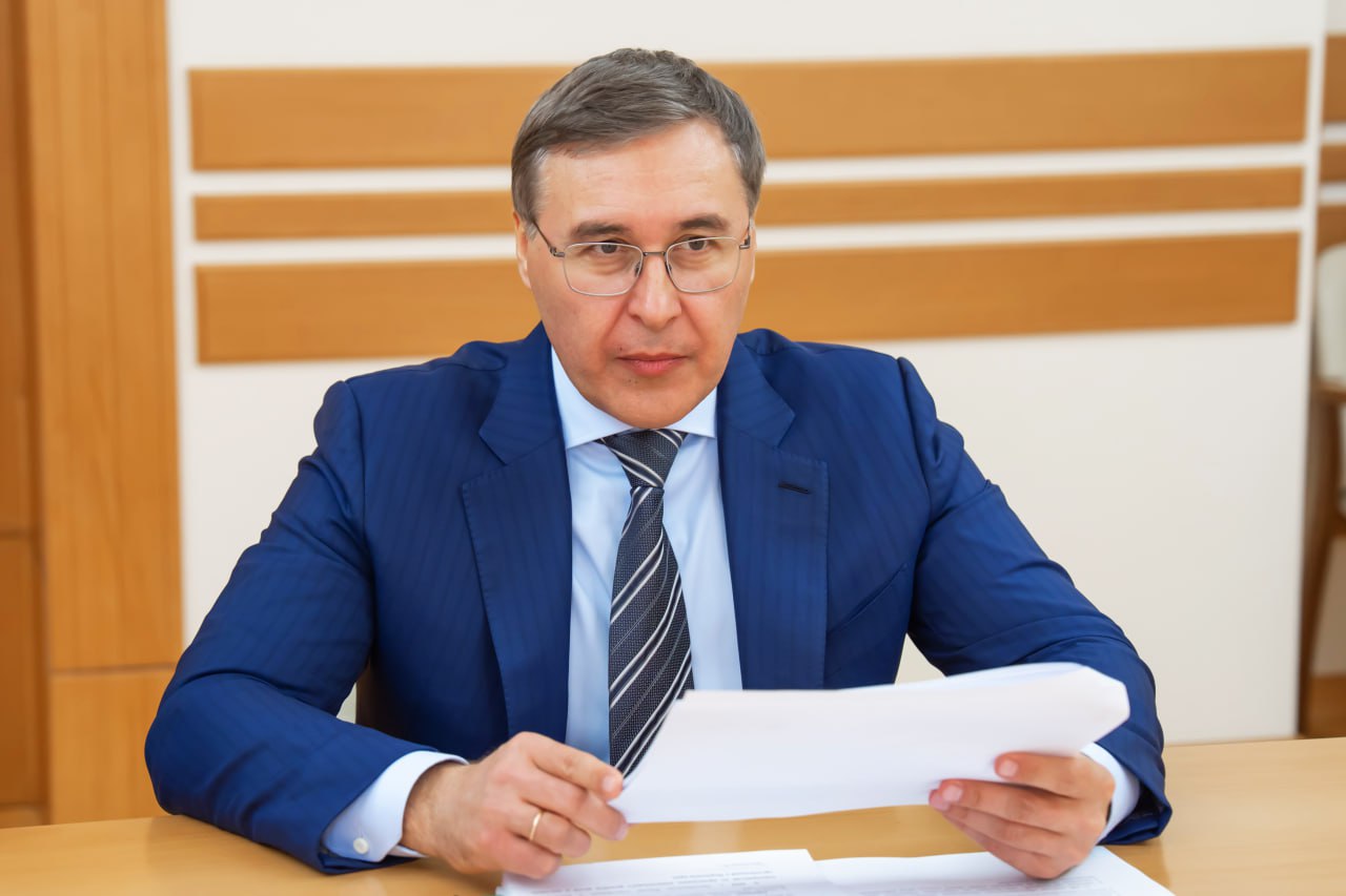 Дмитрий Махонин: Провели рабочую встречу с министром науки и высшего образования России Валерием Фальковым Дмитрий Махонин: Провели рабочую встречу с министром науки и высшего образования России Валерием Фальковым