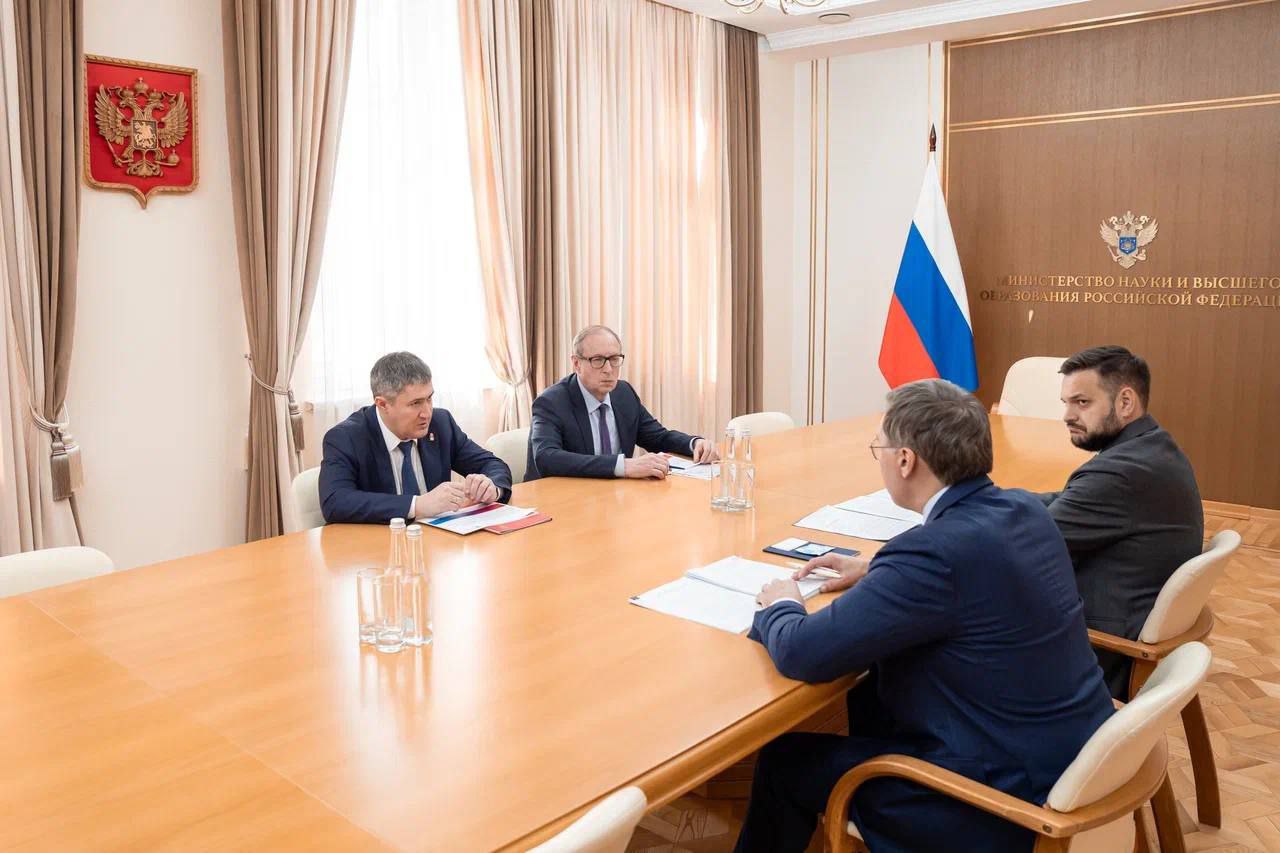 Валерий Фальков провел рабочую встречу с губернатором Пермского края Дмитрием Махониным Валерий Фальков провел рабочую встречу с губернатором Пермского края Дмитрием Махониным