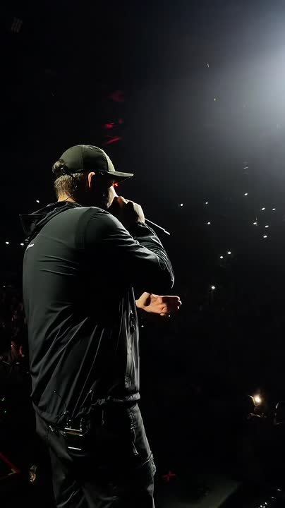 «Пермь, первый концерт — спасибо за такой тёплый приём! Увидимся завтра!»