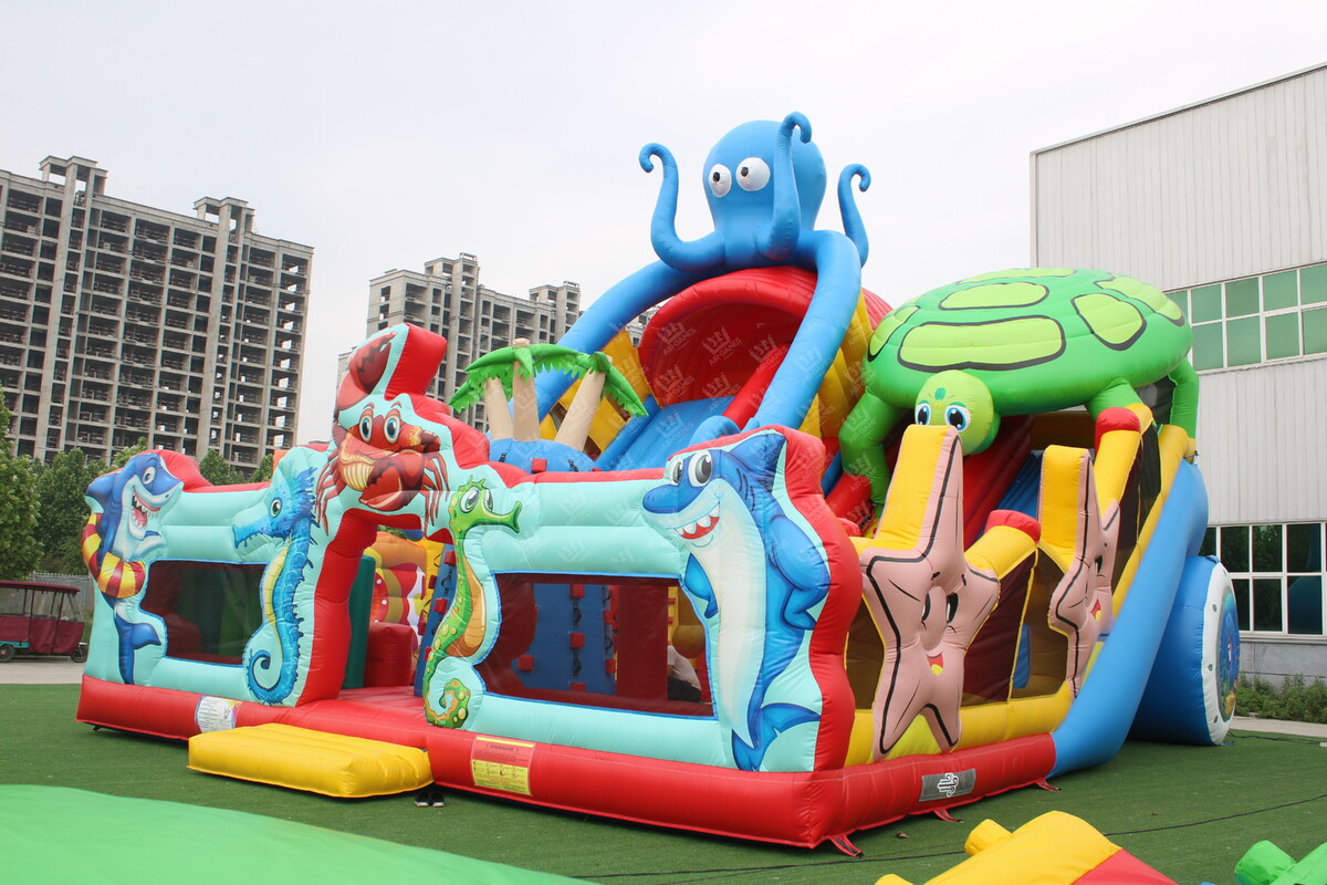 Запрет надувных батутов: необходимость или переигровка детского счастья?