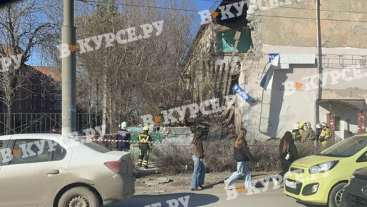 Обрушился жилой дом на Чкалова