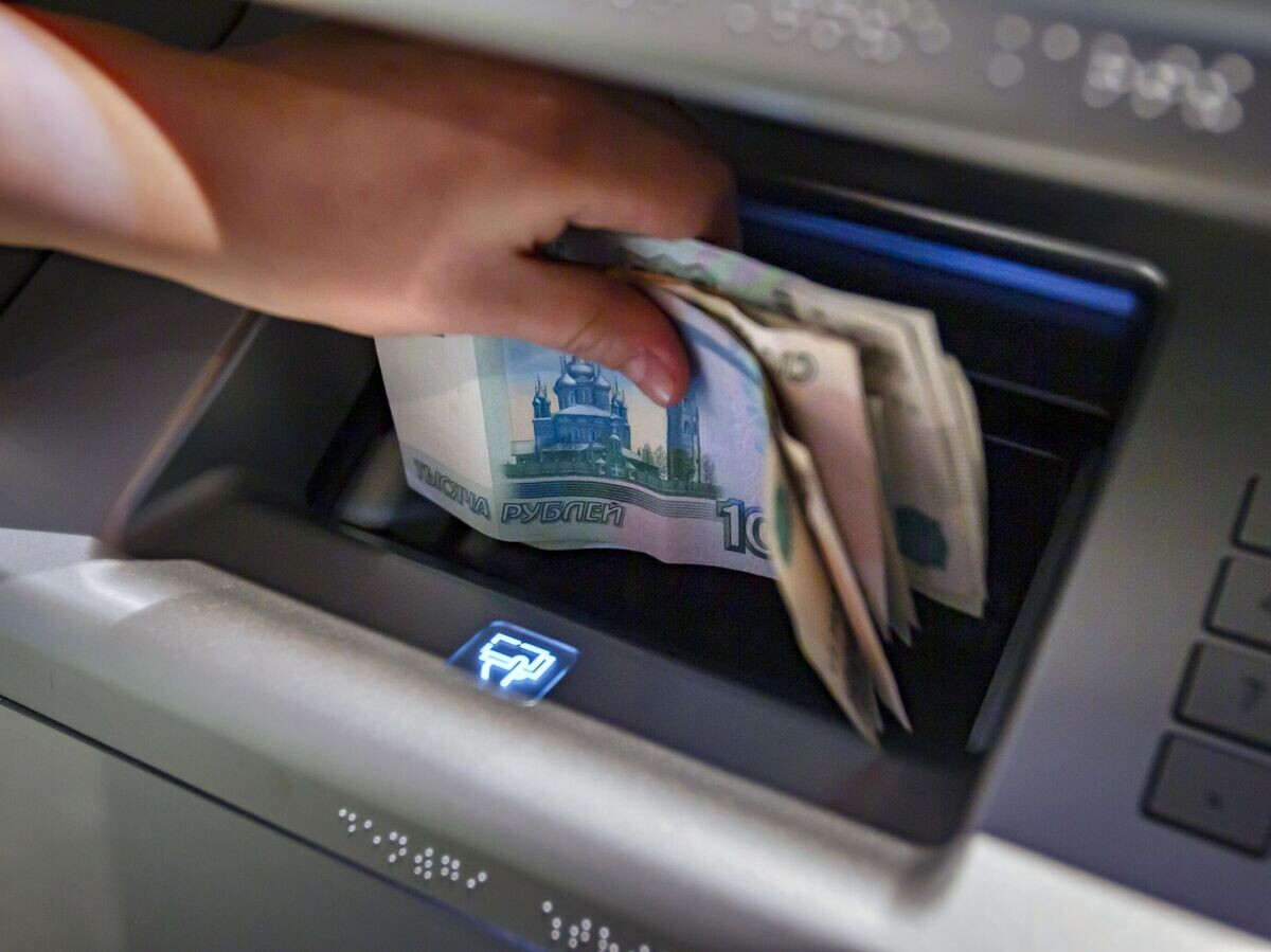 Депутат выступает за освобождение переводов на нужды СВО от контроля ФНС