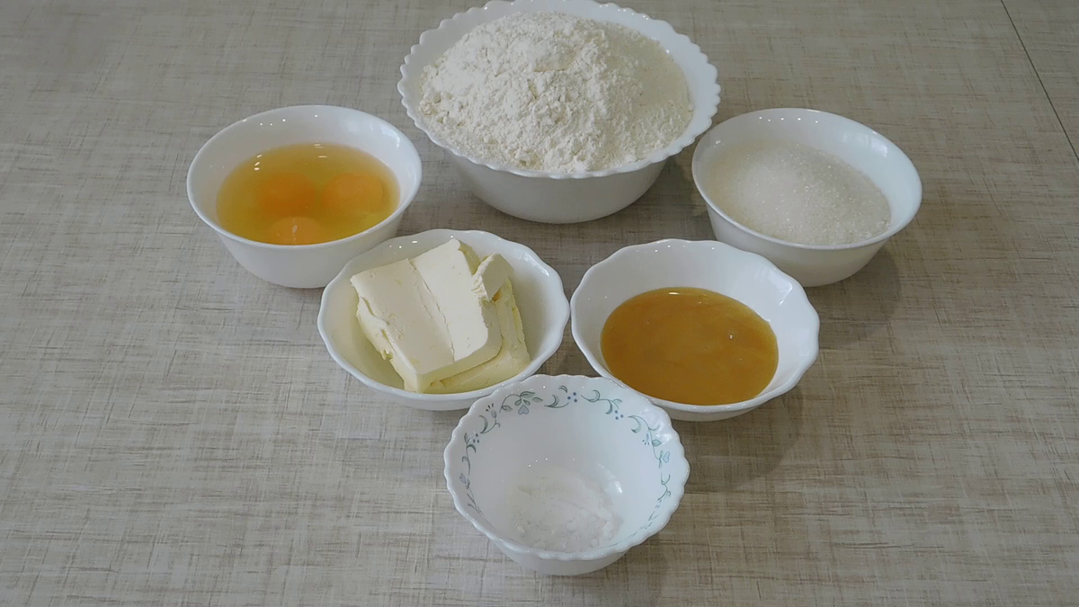 Искусство медовика: семейный рецепт для сладкоежек