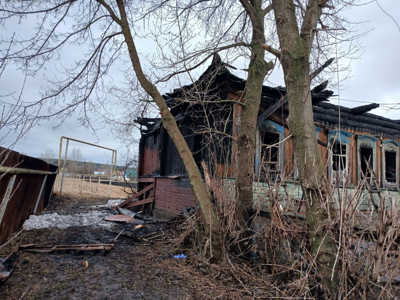 В Прикамье следователями СК России устанавливаются обстоятельства гибели людей при пожаре