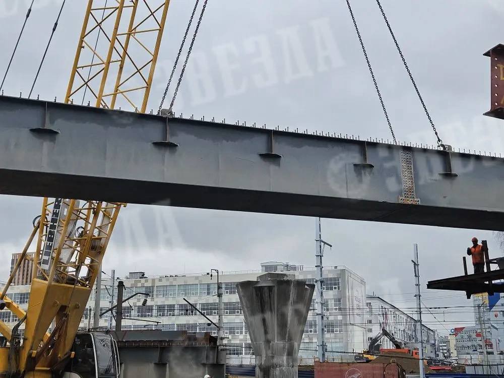 Монтаж пролетных строений путепровода на шоссе Космонавтов начался в Перми