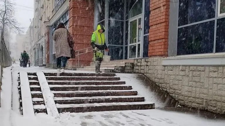 «Снегопад в апреле – к урожаю», – гласит народная примета «Снегопад в апреле – к урожаю», – гласит народная примета