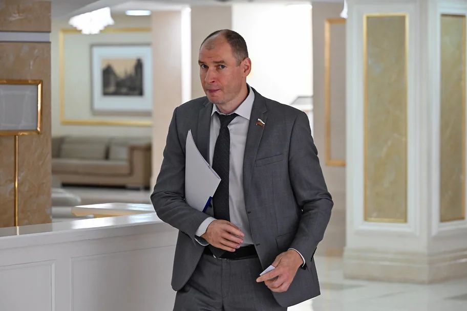 Депутат Госдумы от Любинского одномандатного округа и бывший мэр Омска Оксана Фадина после истечения полномочий перейдет из нижней палаты в верхнюю: по данным «Ъ», она займет место сенатора Дмитрия Перминова, который пойдет...