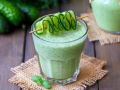 Легкий и освежающий ужин: смузи из огурца и кефира за пять минут