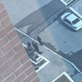 На улице Уинская, 15а девушка выпала из окна