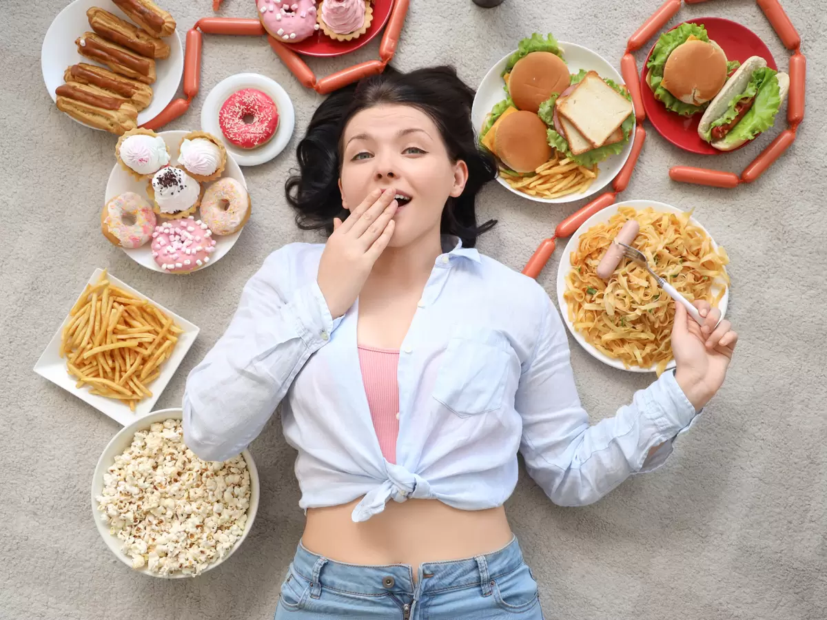 Резкий возврат к обычному питанию после диеты: почему это может быть опасно