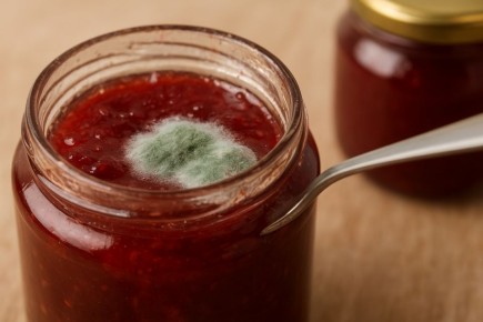 Плесень на варенье: стоит ли рисковать своим здоровьем?