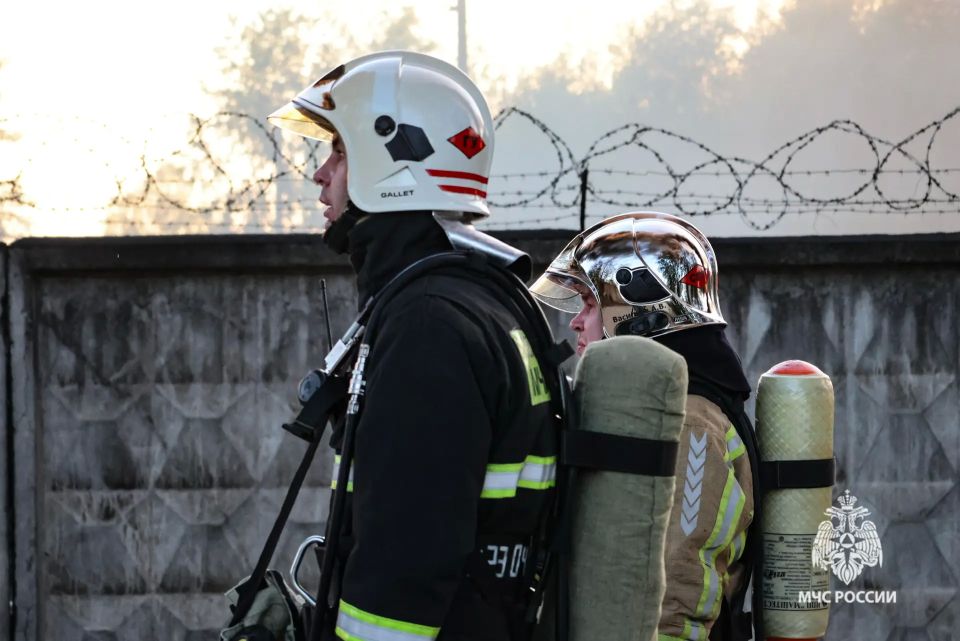 ДОП: В 22 часа 06 минут объявлена ликвидация открытого горения ДОП: В 22 часа 06 минут объявлена ликвидация открытого горения