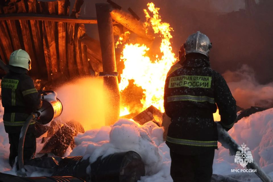 ДОП: В 22 часа 06 минут объявлена ликвидация открытого горения ДОП: В 22 часа 06 минут объявлена ликвидация открытого горения