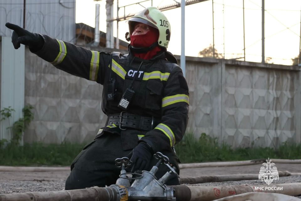ДОП: В 22 часа 06 минут объявлена ликвидация открытого горения ДОП: В 22 часа 06 минут объявлена ликвидация открытого горения