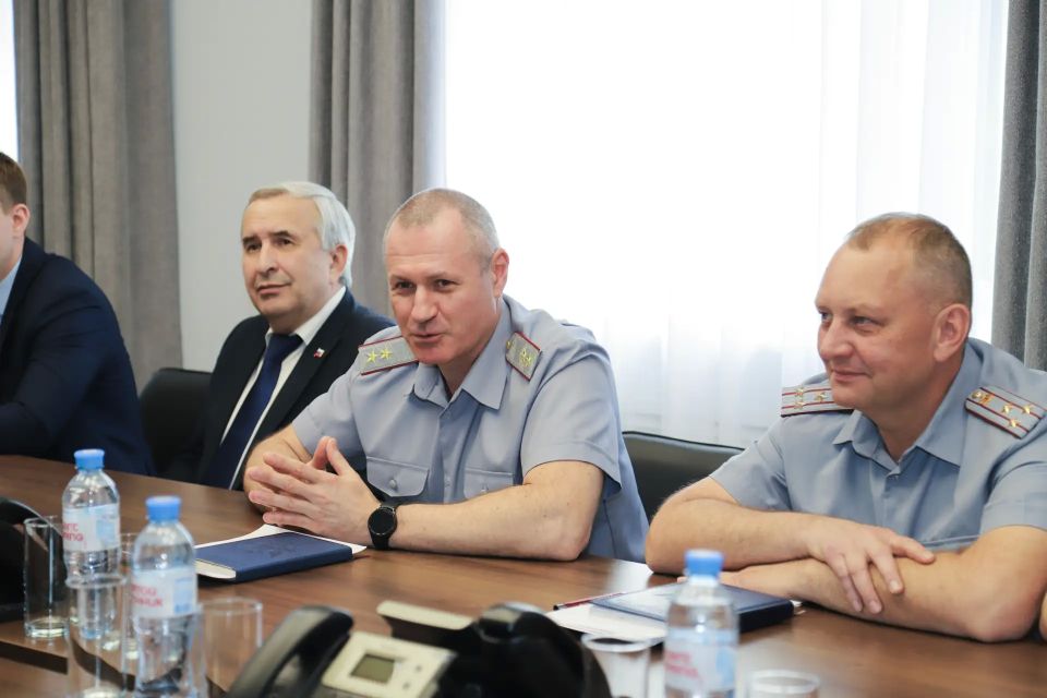 Делегация ГСИН при Кабинете Министров Киргизской Республики с рабочим визитом посетила ГУФСИН России по Пермскому краю Делегация ГСИН при Кабинете Министров Киргизской Республики с рабочим визитом посетила ГУФСИН России по Пермскому краю