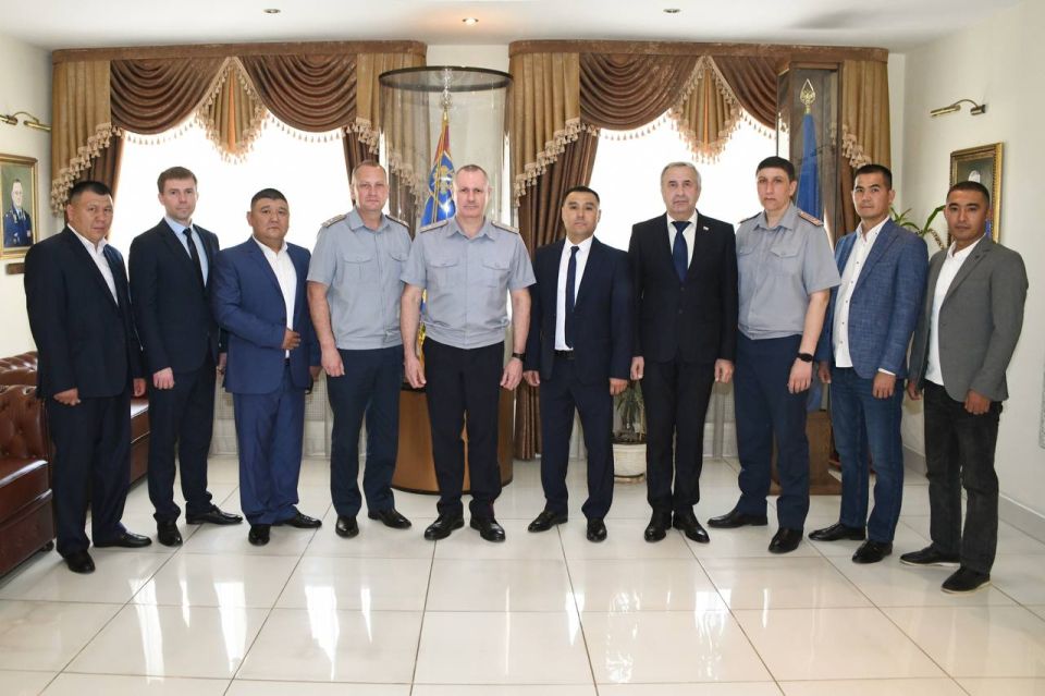 Делегация ГСИН при Кабинете Министров Киргизской Республики с рабочим визитом посетила ГУФСИН России по Пермскому краю Делегация ГСИН при Кабинете Министров Киргизской Республики с рабочим визитом посетила ГУФСИН России по Пермскому краю
