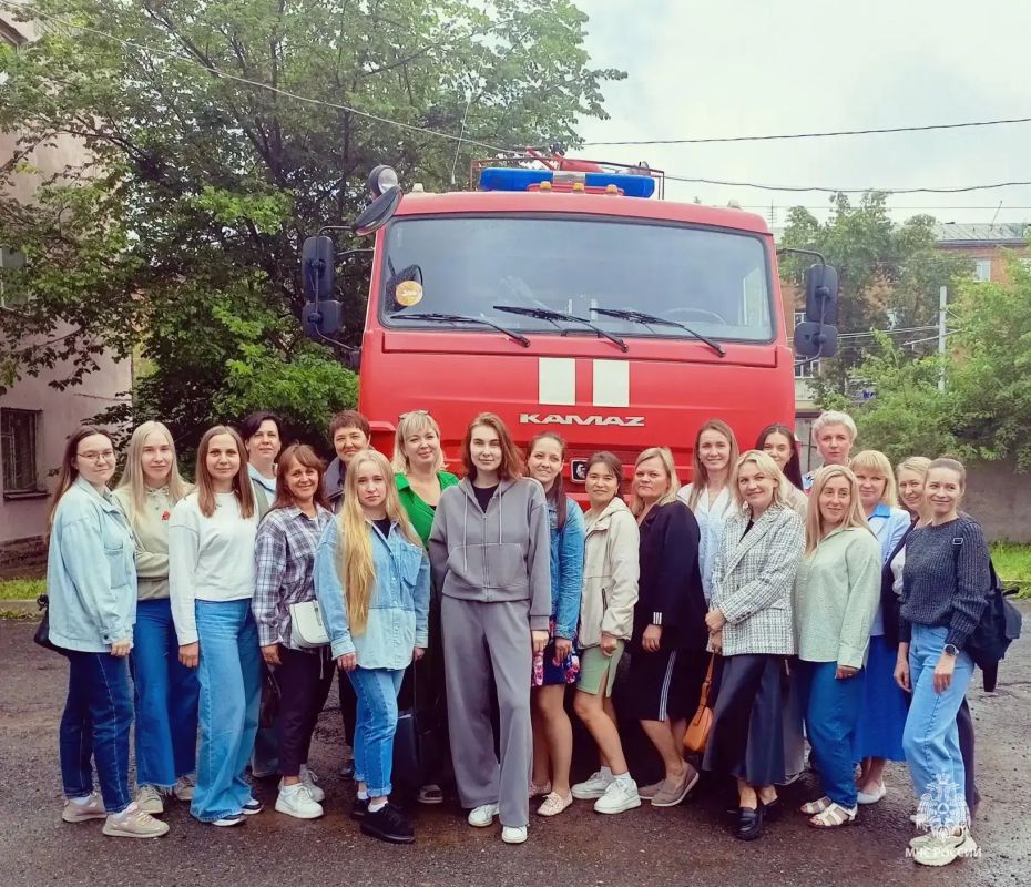 «Быстрее, выше, сильнее!». Сегодня в рубрике #ДевушкиМЧСПрикамья — Оксана Харитонова, диспетчер центрального пункта пожарной связи службы пожаротушения 10 пожарно-спасательного отряда В чрезвычайном ведомстве с 2009 года «Быстрее, выше, сильнее!». Сегодня в рубрике #ДевушкиМЧСПрикамья — Оксана Харитонова, диспетчер центрального пункта пожарной связи службы пожаротушения 10 пожарно-спасательного отряда В чрезвычайном ведомстве с 2009 года