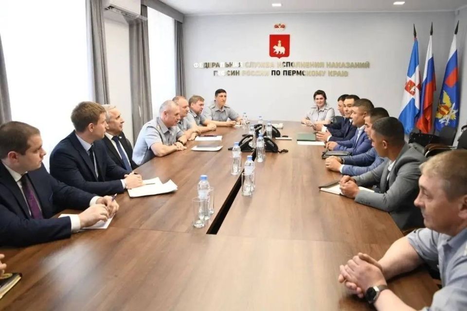 Делегация ГСИН при Кабинете Министров Киргизской Республики с рабочим визитом посетила ГУФСИН России по Пермскому краю Делегация ГСИН при Кабинете Министров Киргизской Республики с рабочим визитом посетила ГУФСИН России по Пермскому краю