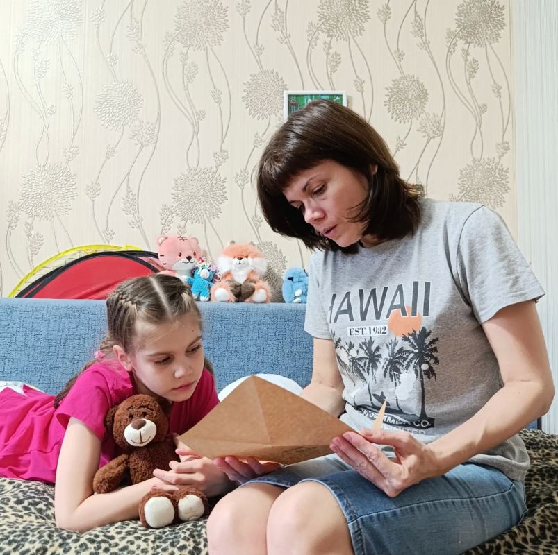 Молодёжный совет УФК по Пермскому краю совместно с сотрудниками Управления организовал чтение фронтовых писем в рамках международной акции «Читаем детям о Великой Отечественной войне» Молодёжный совет УФК по Пермскому краю совместно с сотрудниками Управления организовал чтение фронтовых писем в рамках международной акции «Читаем детям о Великой Отечественной войне»