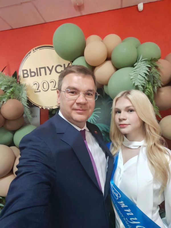 Эдуард Соснин: Подошёл к концу ещё один учебный год Эдуард Соснин: Подошёл к концу ещё один учебный год