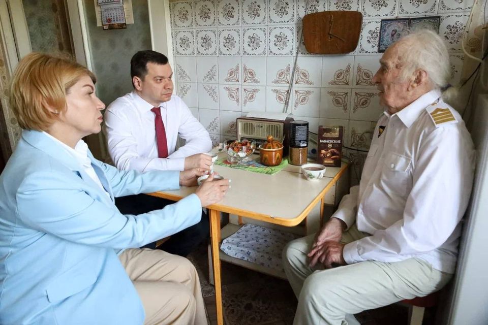 День Победы, самый значимый для России праздник, позади, но члены избирательных комиссий Пермского края никогда не забывают о тех, кто помогал ковать победу День Победы, самый значимый для России праздник, позади, но члены избирательных комиссий Пермского края никогда не забывают о тех, кто помогал ковать победу