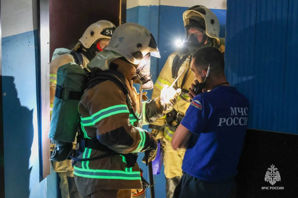 Испытание на прочность. В Перми прошел конкурс «Лучшее звено газодымозащитной службы» Испытание на прочность. В Перми прошел конкурс «Лучшее звено газодымозащитной службы»
