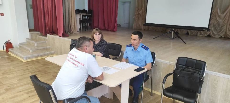 Первый заместитель прокурора Пермского края Максим Филиппов провел выездной прием граждан в Юсьвинском и Кудымкарском округах Первый заместитель прокурора Пермского края Максим Филиппов провел выездной прием граждан в Юсьвинском и Кудымкарском округах