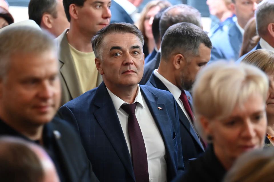 Губернатор Дмитрий Махонин выступил с ежегодным посланием Губернатор Дмитрий Махонин выступил с ежегодным посланием