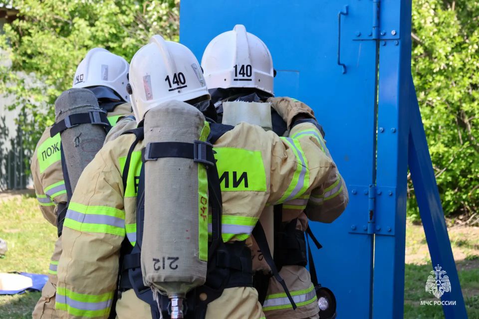 Испытание на прочность. В Перми прошел конкурс «Лучшее звено газодымозащитной службы» Испытание на прочность. В Перми прошел конкурс «Лучшее звено газодымозащитной службы»