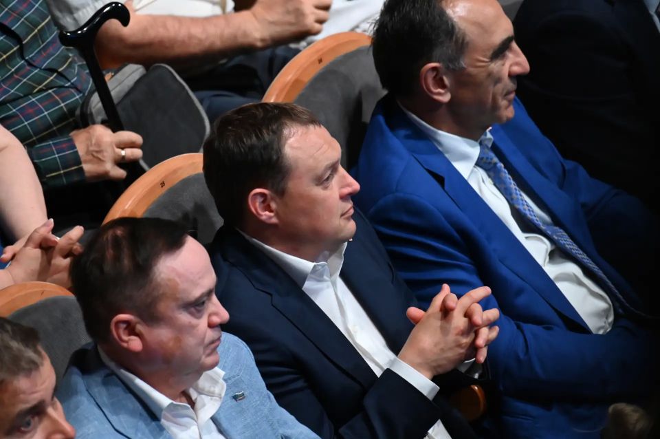Губернатор Дмитрий Махонин выступил с ежегодным посланием Губернатор Дмитрий Махонин выступил с ежегодным посланием