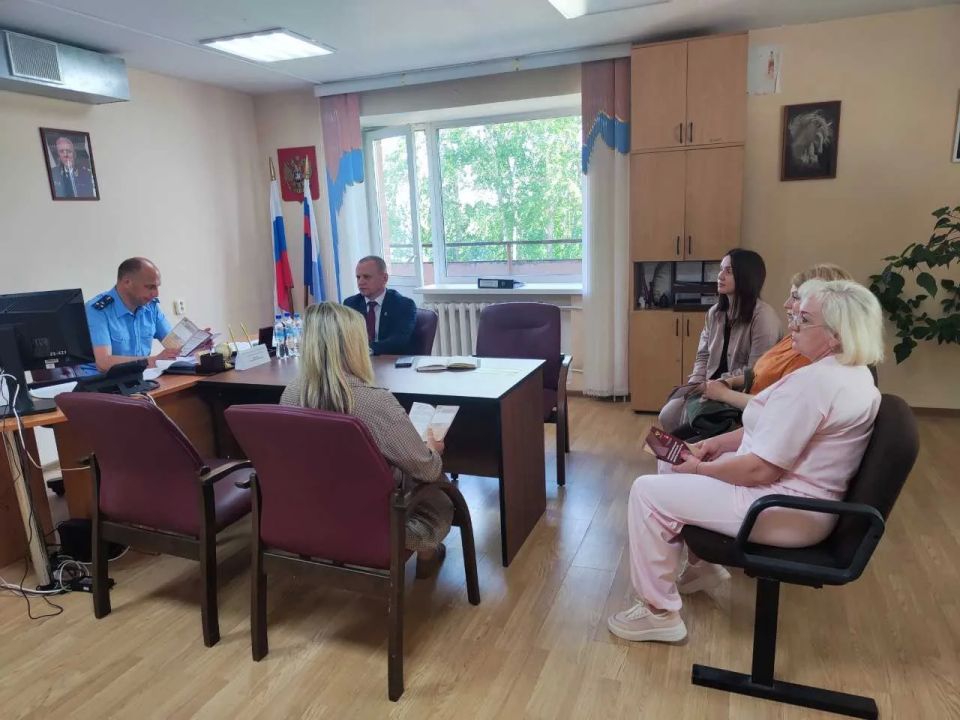 Заместитель прокурора Пермского края Алексей Иванов провел выездной прием граждан в Еловском и Чайковском округах Заместитель прокурора Пермского края Алексей Иванов провел выездной прием граждан в Еловском и Чайковском округах