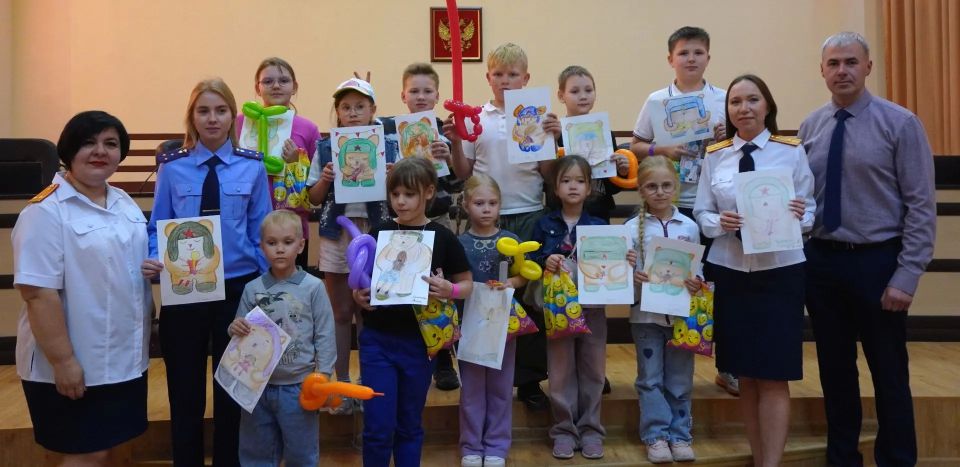 В региональном следственном управлении сотрудники ведомства поздравили детей офицеров СК России с Международным Днем защиты детей В региональном следственном управлении сотрудники ведомства поздравили детей офицеров СК России с Международным Днем защиты детей