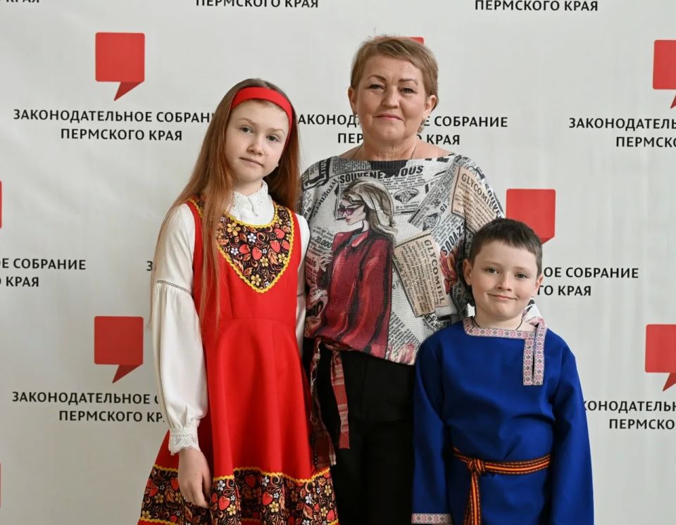 «Сегодня, в первый день лета, мы отмечаем День защиты детей! Дети – самое главное, что есть в нашей жизни «Сегодня, в первый день лета, мы отмечаем День защиты детей! Дети – самое главное, что есть в нашей жизни