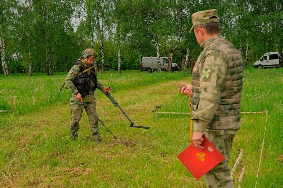 В Приволжском ордена Жукова округе Росгвардии впервые прошёл конкурс профессионального мастерства среди групп разминирования «Без права на ошибку» В Приволжском ордена Жукова округе Росгвардии впервые прошёл конкурс профессионального мастерства среди групп разминирования «Без права на ошибку»