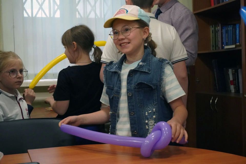 В региональном следственном управлении сотрудники ведомства поздравили детей офицеров СК России с Международным Днем защиты детей В региональном следственном управлении сотрудники ведомства поздравили детей офицеров СК России с Международным Днем защиты детей