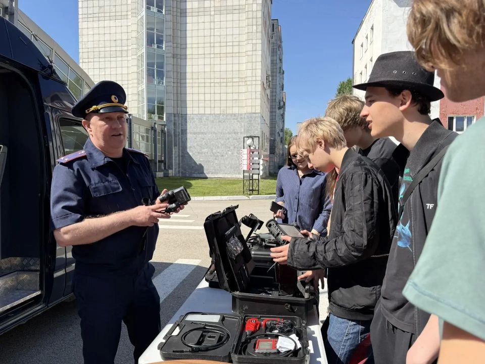 В Перми офицеры краевого следственного управления СК России организовали и провели для студентов высшего учебного заведения информационно-пропагандистское мероприятие В Перми офицеры краевого следственного управления СК России организовали и провели для студентов высшего учебного заведения информационно-пропагандистское мероприятие
