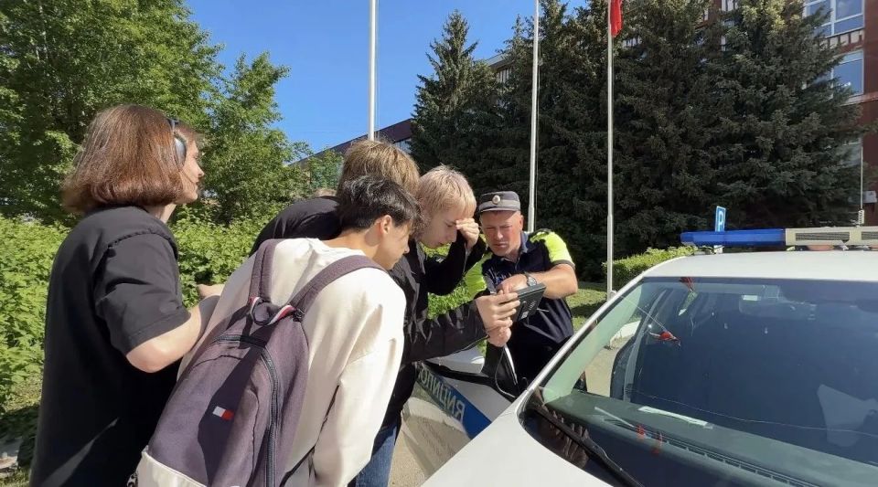 В Перми офицеры краевого следственного управления СК России организовали и провели для студентов высшего учебного заведения информационно-пропагандистское мероприятие В Перми офицеры краевого следственного управления СК России организовали и провели для студентов высшего учебного заведения информационно-пропагандистское мероприятие