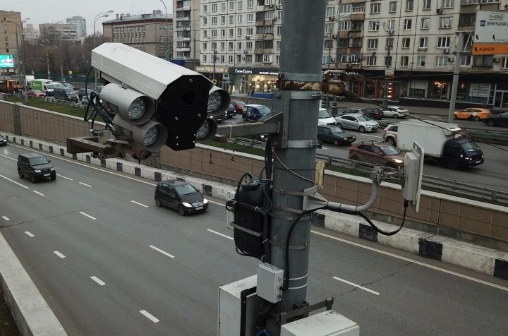 «Умные» видеокамеры на дорогах Прикамья стали намного внимательнее отслеживать водителей, болтающих по телефону