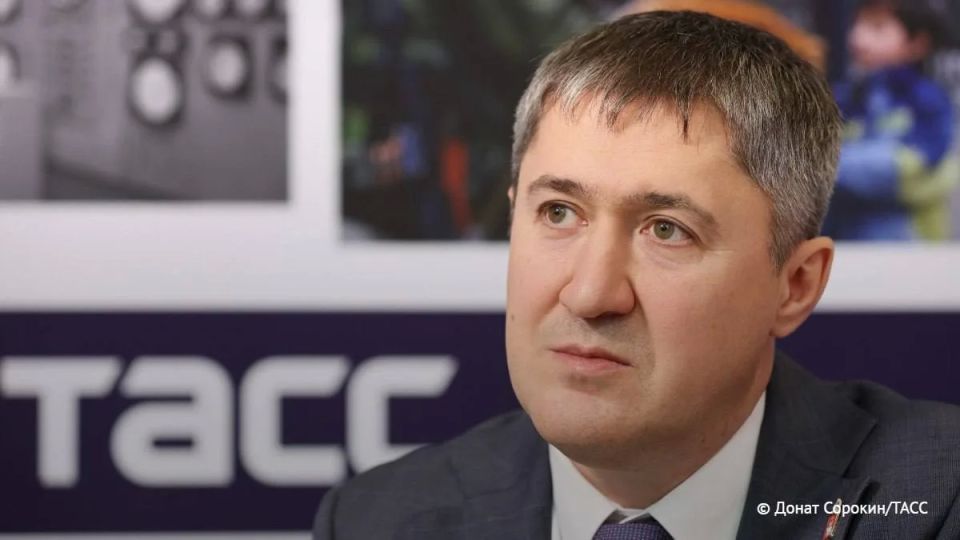 Губернатор Пермского края Дмитрий Махонин в беседе с ТАСС обозначил широкий круг вопросов развития региона: промышленность, инвестиции, социальная инфраструктура, кадры и речные перевозки.