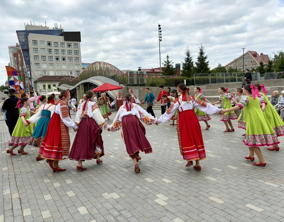 06 июня 2026 года Молодёжный совет УФК по Пермскому краю посетил фестиваль русской культуры и традиций «Русская мозаика», приуроченный к празднованию Дня русского языка 06 июня 2026 года Молодёжный совет УФК по Пермскому краю посетил фестиваль русской культуры и традиций «Русская мозаика», приуроченный к празднованию Дня русского языка