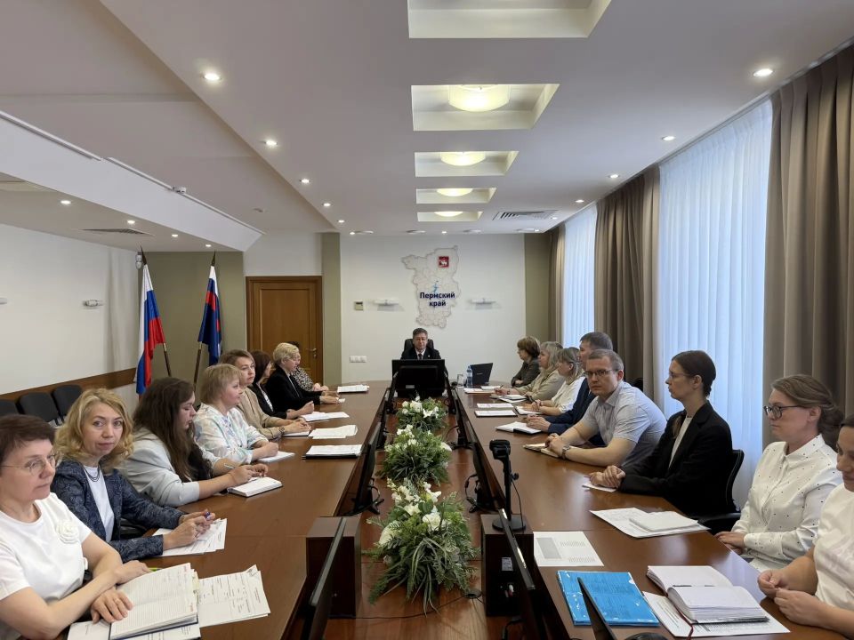 08 июня 2026 года руководитель УФК Пермскому краю Оловянников Д.А. провел еженедельное оперативное совещание с заместителями руководителя и начальниками отделов Управления