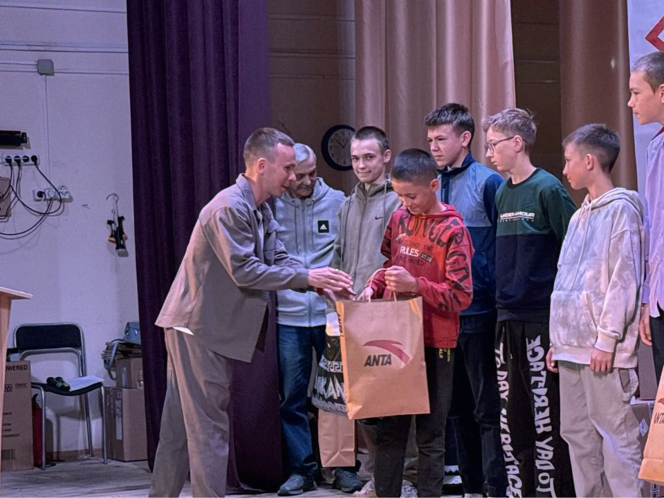 Легкоатлет Владимир Никитин направил 2 млн на поддержку спортшколы в родном селе Легкоатлет Владимир Никитин направил 2 млн на поддержку спортшколы в родном селе