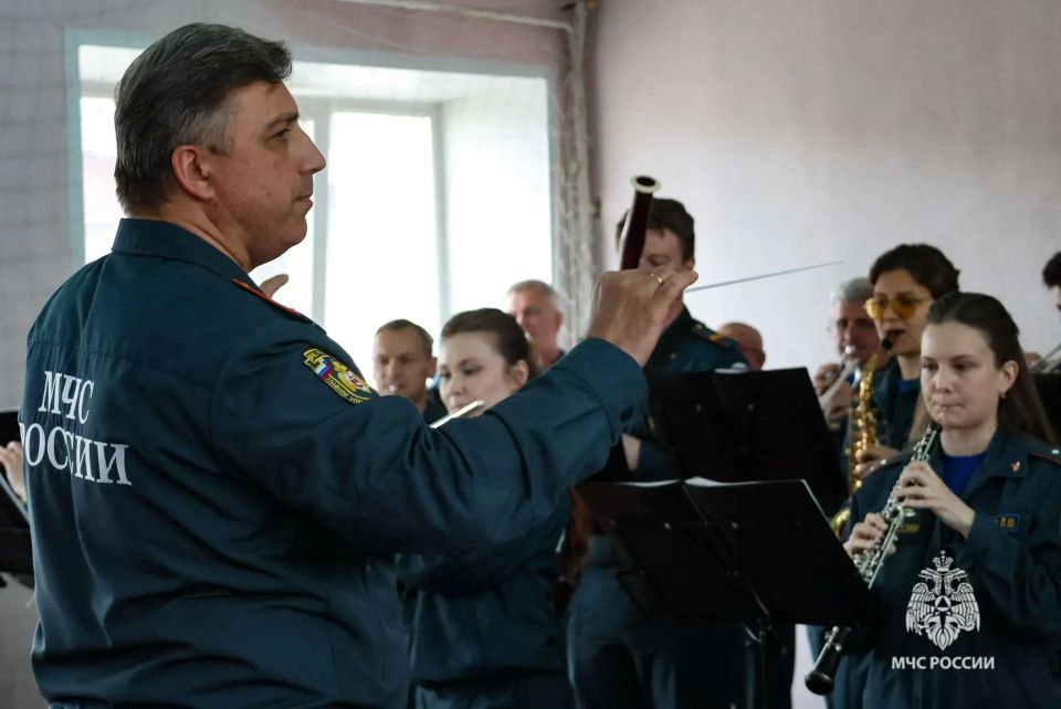 В Главном управлении МЧС России по Пермскому краю состоялась торжественная церемония, приуроченная к Дню России и Дню города Перми В Главном управлении МЧС России по Пермскому краю состоялась торжественная церемония, приуроченная к Дню России и Дню города Перми