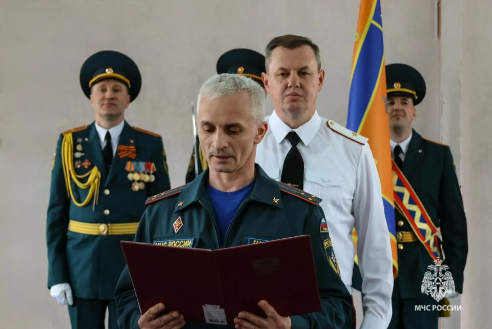 В Главном управлении МЧС России по Пермскому краю состоялась торжественная церемония, приуроченная к Дню России и Дню города Перми В Главном управлении МЧС России по Пермскому краю состоялась торжественная церемония, приуроченная к Дню России и Дню города Перми