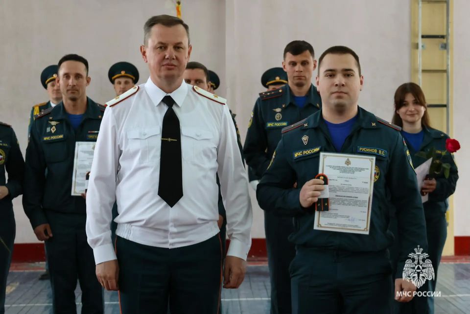 В Главном управлении МЧС России по Пермскому краю состоялась торжественная церемония, приуроченная к Дню России и Дню города Перми В Главном управлении МЧС России по Пермскому краю состоялась торжественная церемония, приуроченная к Дню России и Дню города Перми