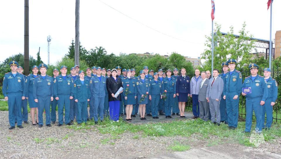 Послание сквозь годы: в 13 пожарноспасательном отряде ФПС ГПС Главного управления МЧС России по Пермскому краю заложили капсулу времени Послание сквозь годы: в 13 пожарноспасательном отряде ФПС ГПС Главного управления МЧС России по Пермскому краю заложили капсулу времени