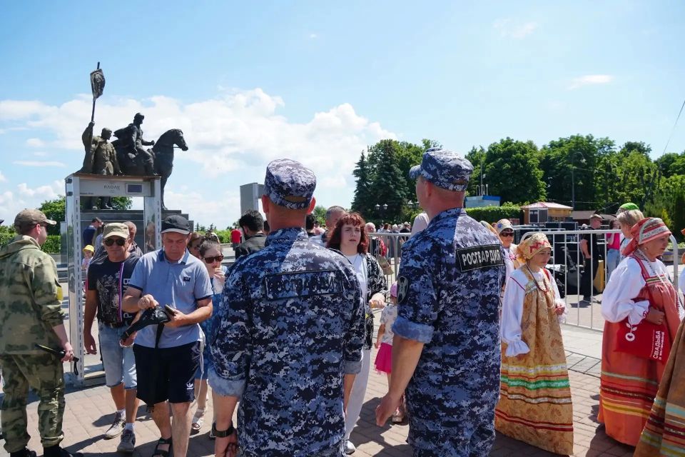 В Приволжье отметили День России В Приволжье отметили День России