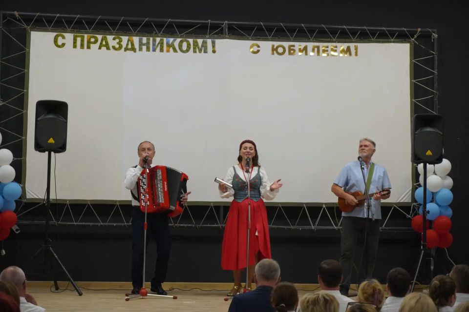 Заместитель руководителя регионального следственного управления поздравил сотрудников подшефного госпиталя для ветеранов войн с наступающими праздниками Заместитель руководителя регионального следственного управления поздравил сотрудников подшефного госпиталя для ветеранов войн с наступающими праздниками