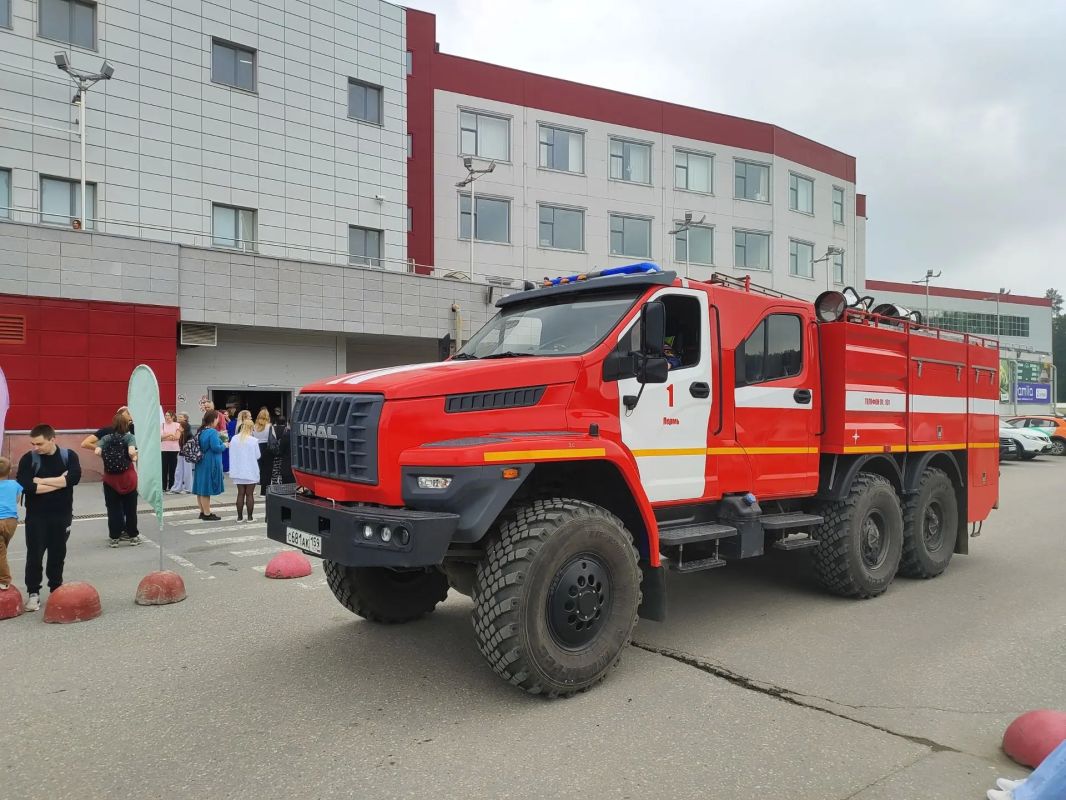 В пресс-службе ГУ МЧС России по Пермскому краю сайту perm.aif.ru уточнили, что вызов оказался ложным